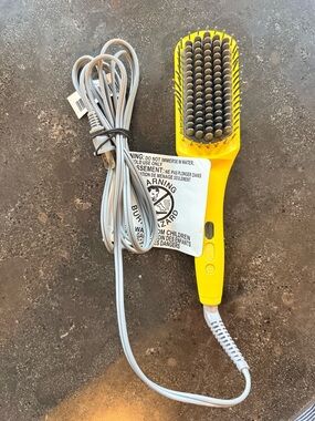 Drybar The Brush Crush heated straightening brush